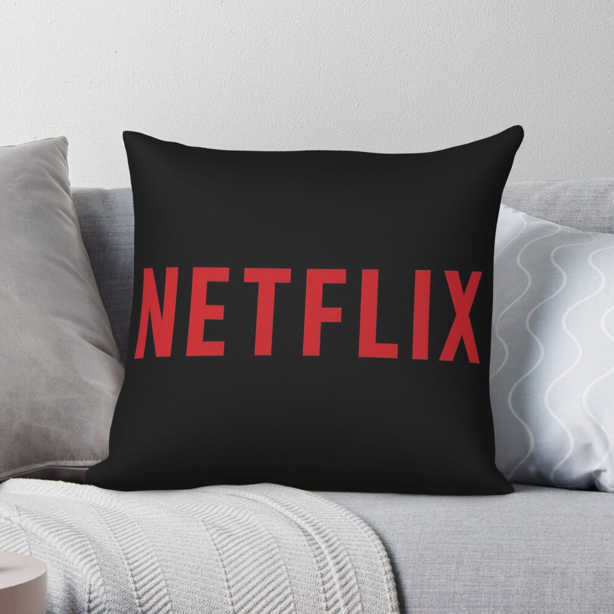 Netflix Logo Square Pillowcase - огляд і ціна Home Decor Netflix